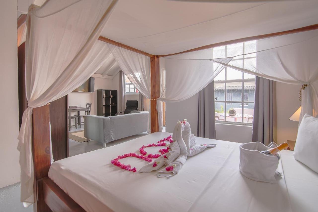 The Ritz Village (Adults Only) Willemstad Esterno foto