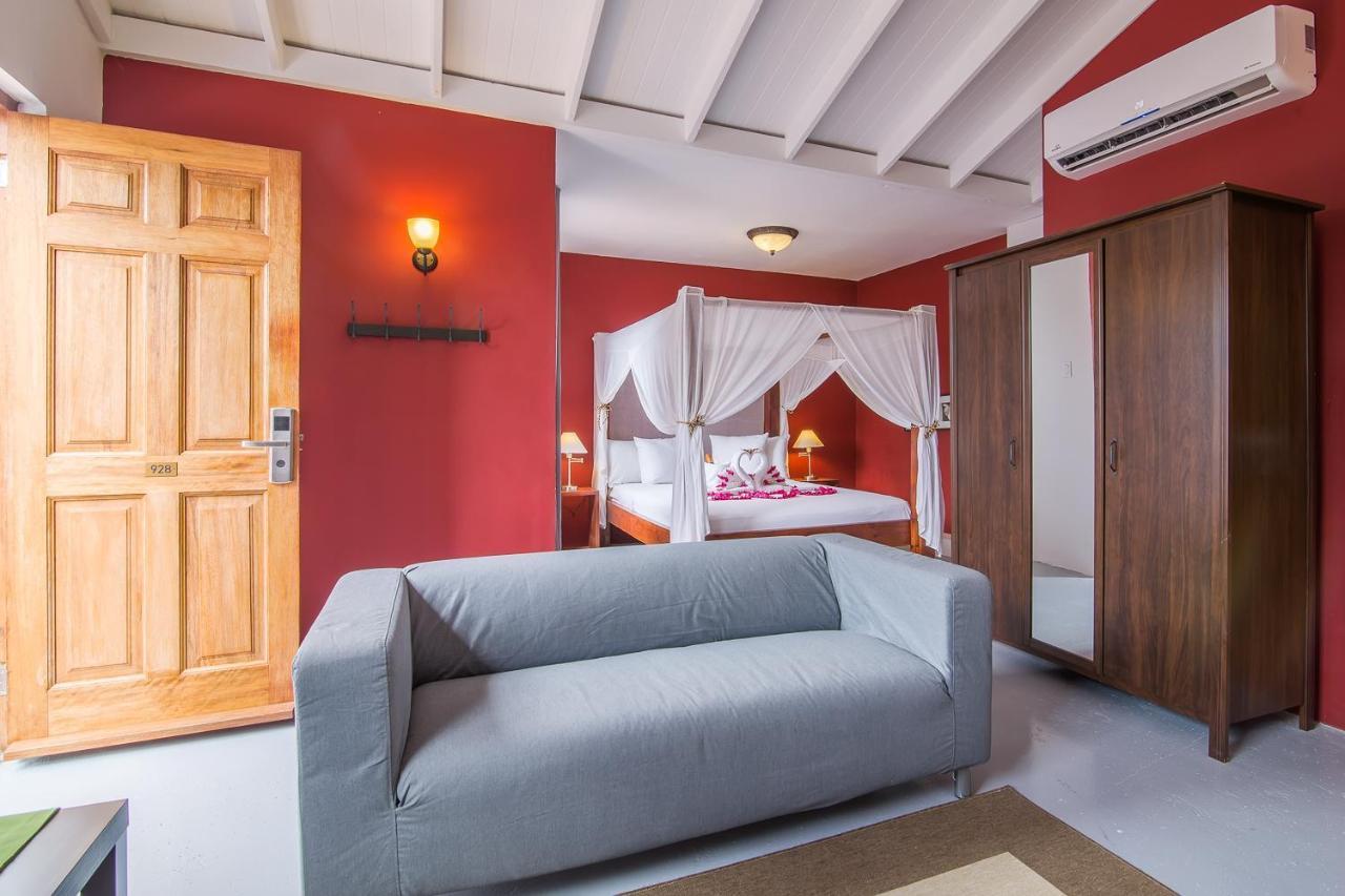 The Ritz Village (Adults Only) Willemstad Esterno foto
