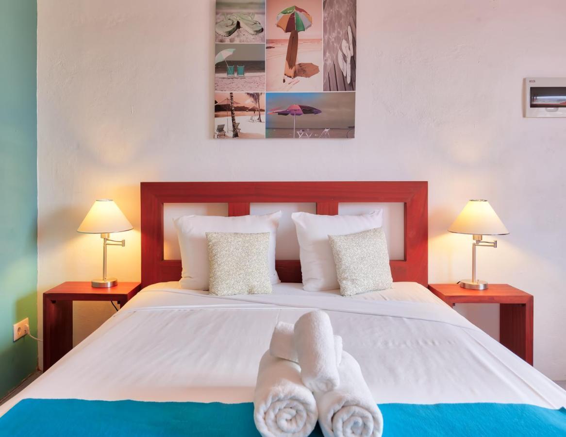 The Ritz Village (Adults Only) Willemstad Esterno foto
