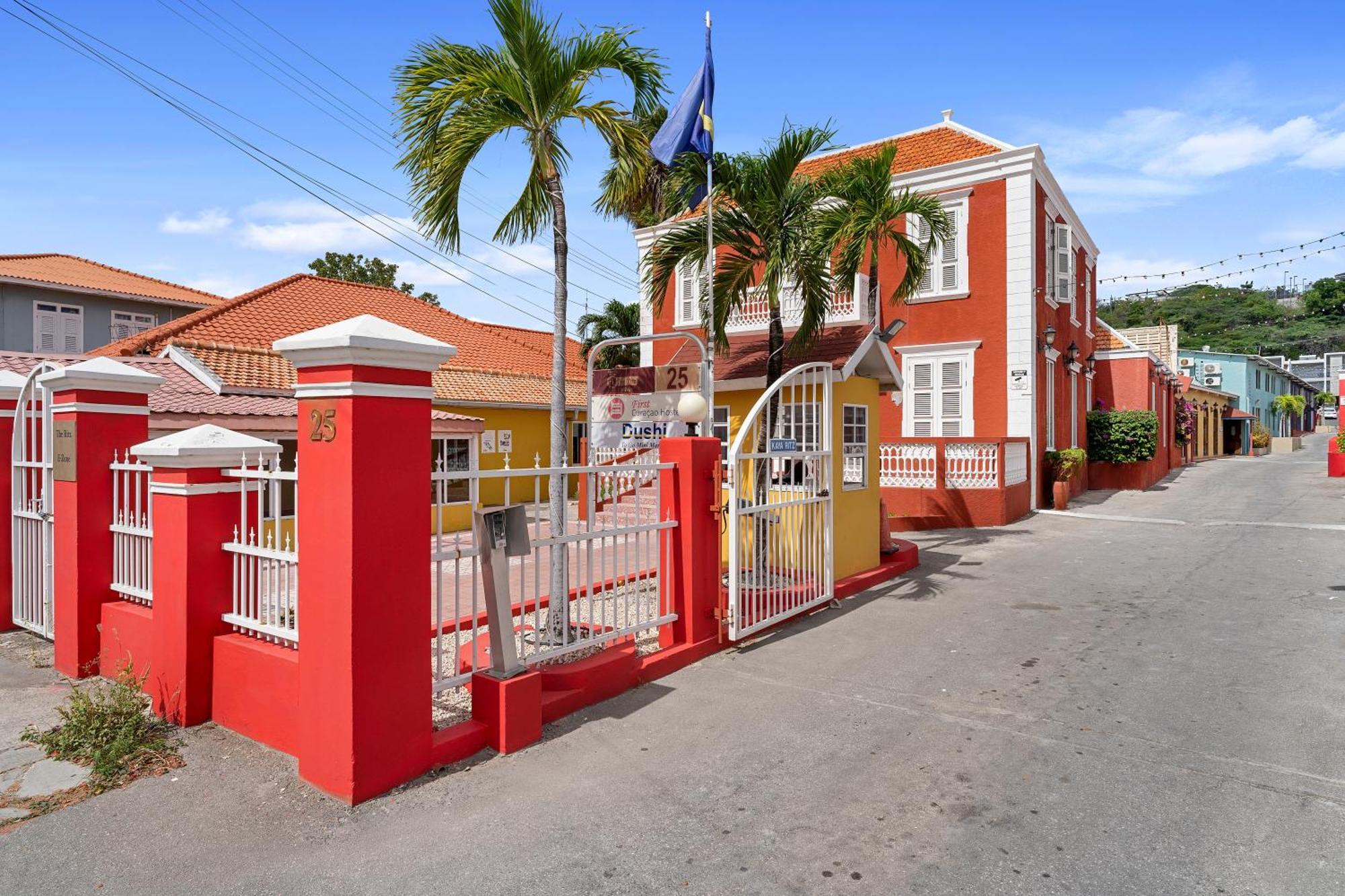 The Ritz Village (Adults Only) Willemstad Esterno foto
