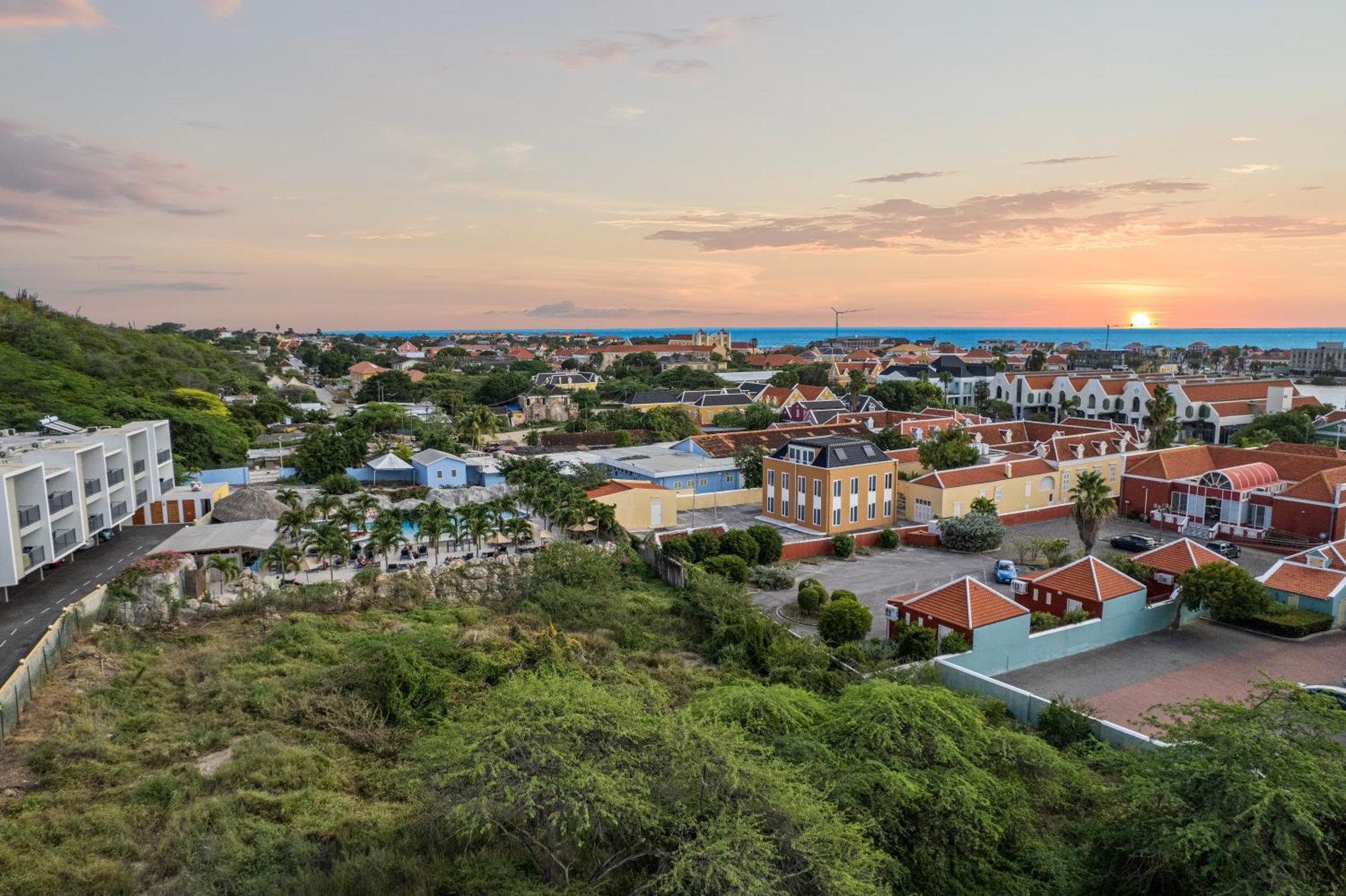 The Ritz Village (Adults Only) Willemstad Esterno foto