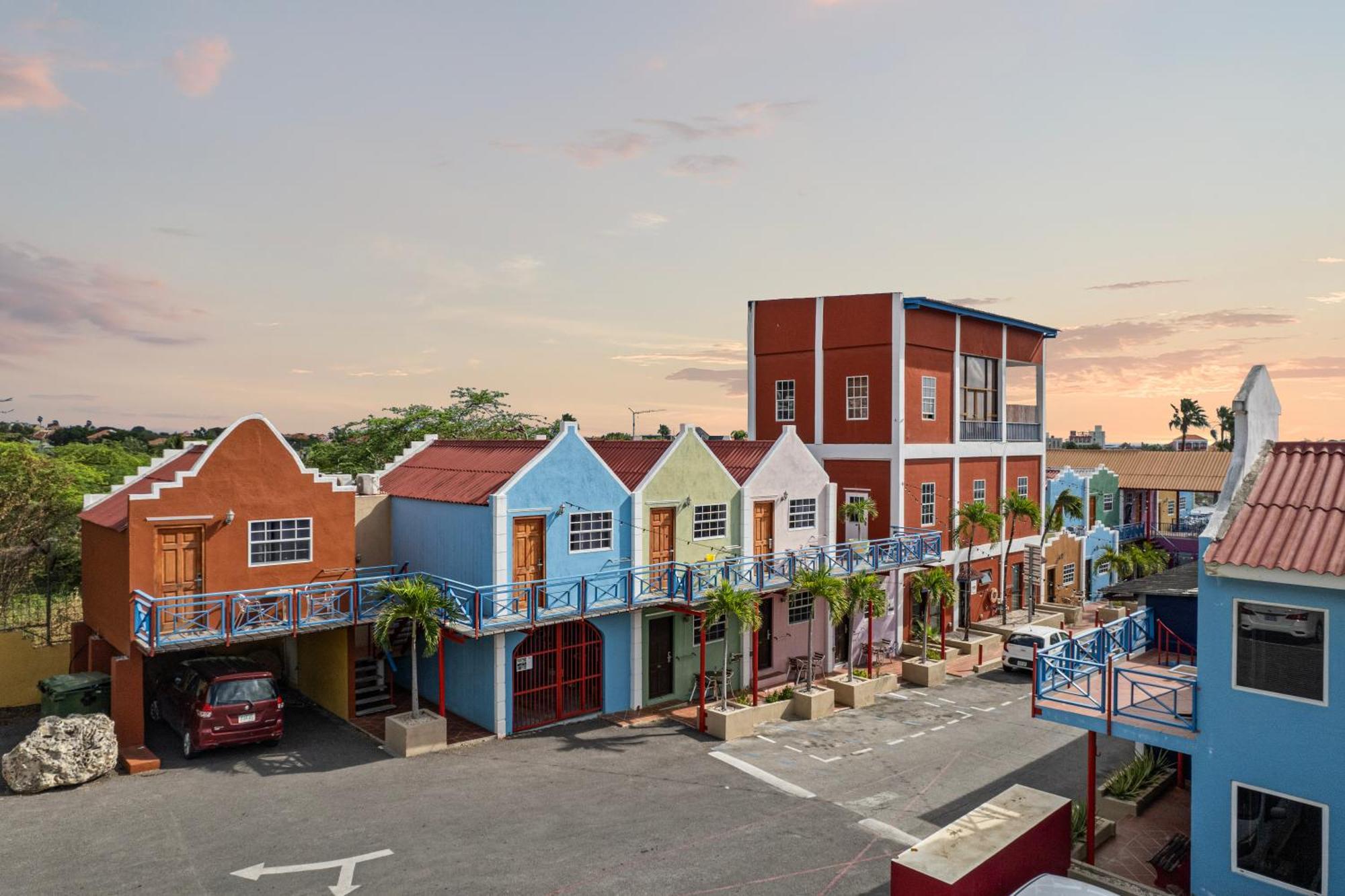 The Ritz Village (Adults Only) Willemstad Esterno foto