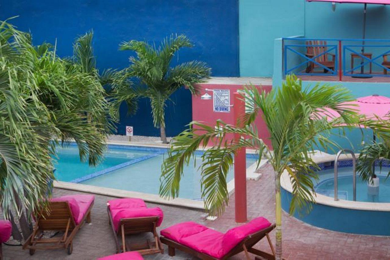 The Ritz Village (Adults Only) Willemstad Esterno foto